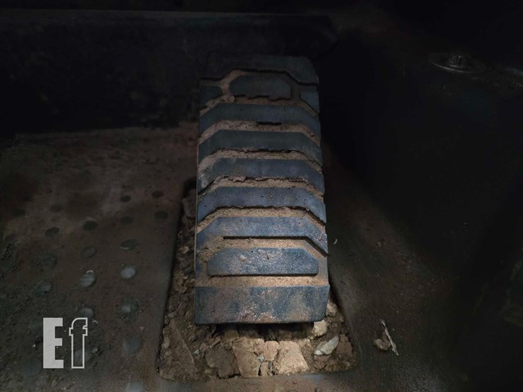 2019-deere-331g-image-18