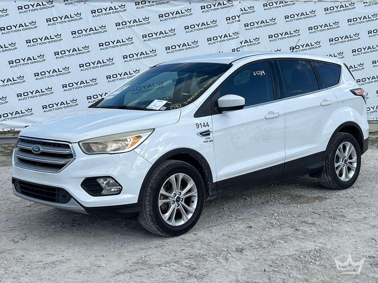 2017-ford-escape-image-1