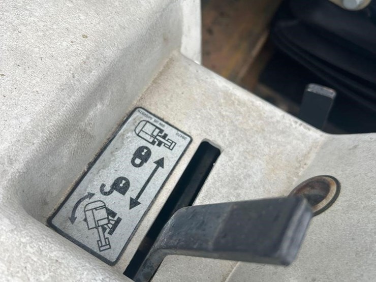 2000-bobcat-334c-image-21