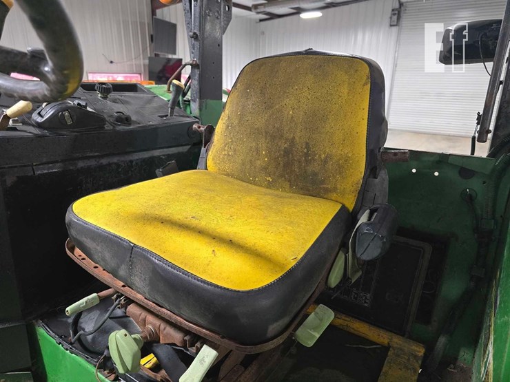 john-deere-6220-image-9