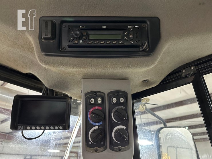 2013-caterpillar-966k-image-17