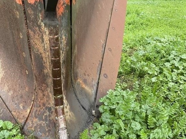 (offsite)-yonkers-johnson-300a-pull-v-ditcher-image-9