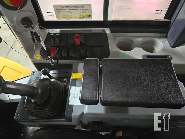 2022-xcmg-xc948u-image-15