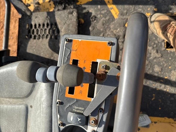 2018-volvo-p7110b-image-28