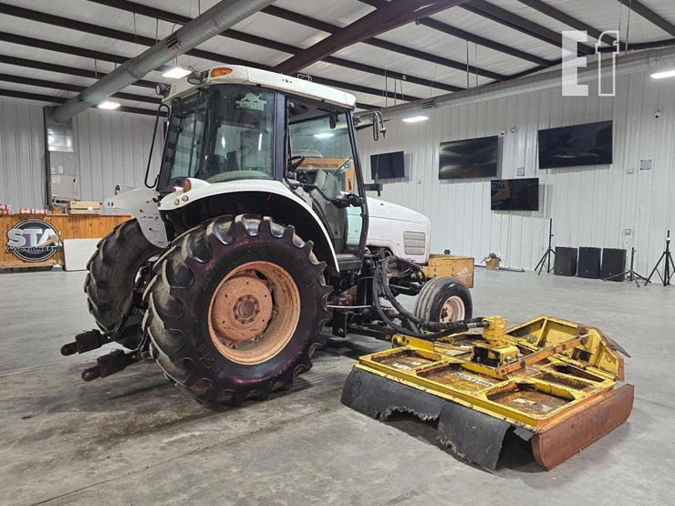 2005-massey-ferguson-5455-image-3