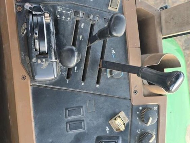 2000-john-deere-7610-image-17