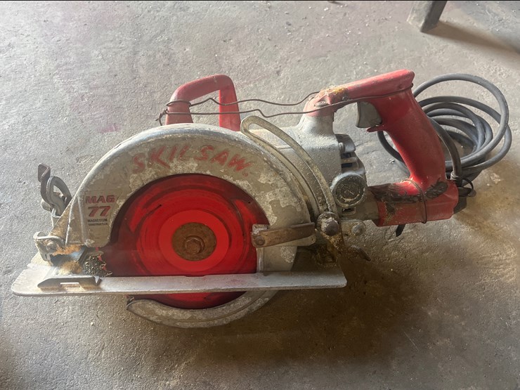 #34-•-skilsaw-worm-drive-saw-image-1