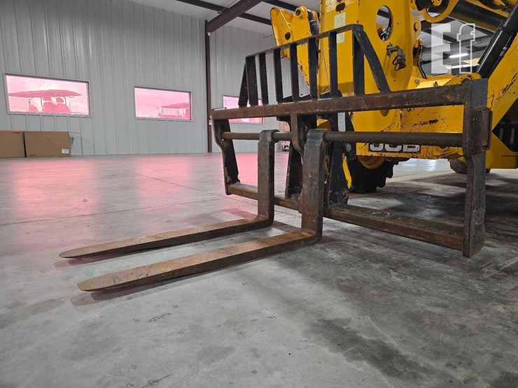 2017-jcb-510-56-image-9