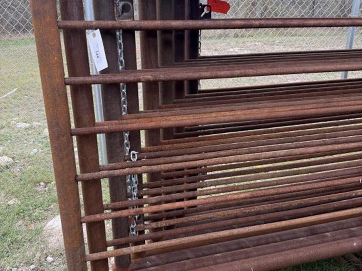 #148-•-freestanding-panels-24'-w/-one-12'-gate-image-2