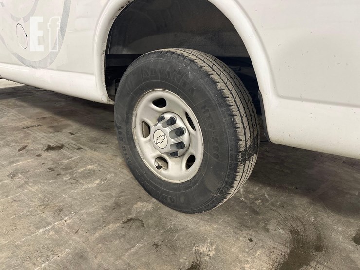 2017-chevrolet-express-2500-image-19