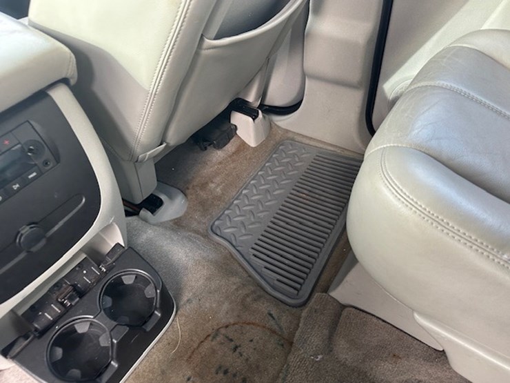 2011-gmc-yukon-image-27