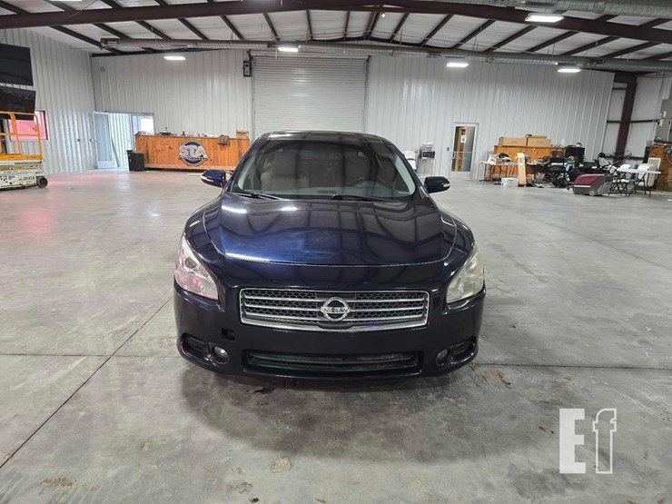 2011-nissan-maxima-image-7