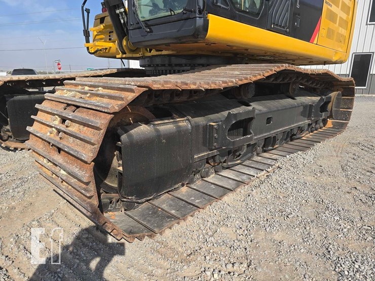 2016-caterpillar-349fl-image-21