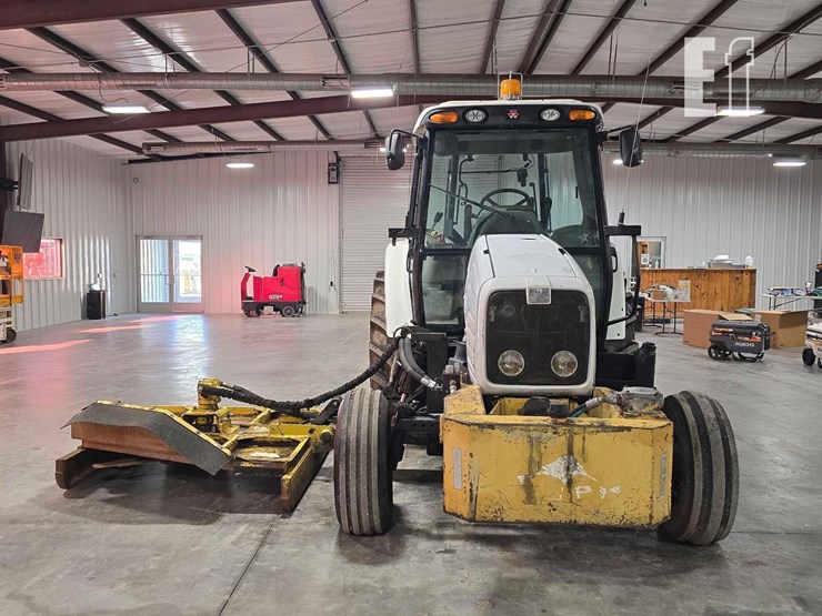 2005-massey-ferguson-5455-image-7