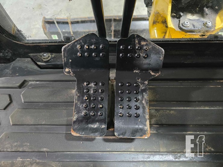 2021-caterpillar-303.5e2-cr-image-18