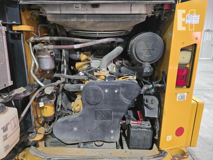 2020-caterpillar-299d3-image-22