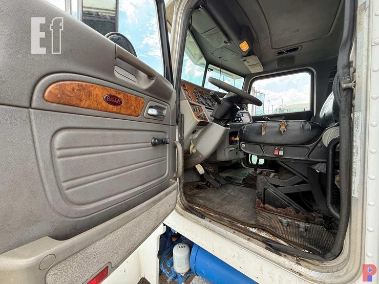 2007-peterbilt-378-image-8