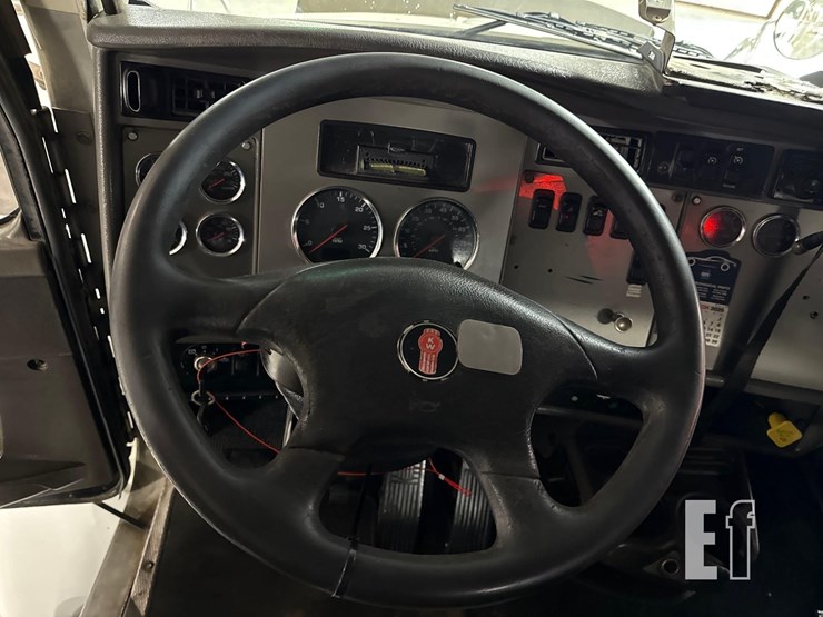 2015-kenworth-t370-image-17