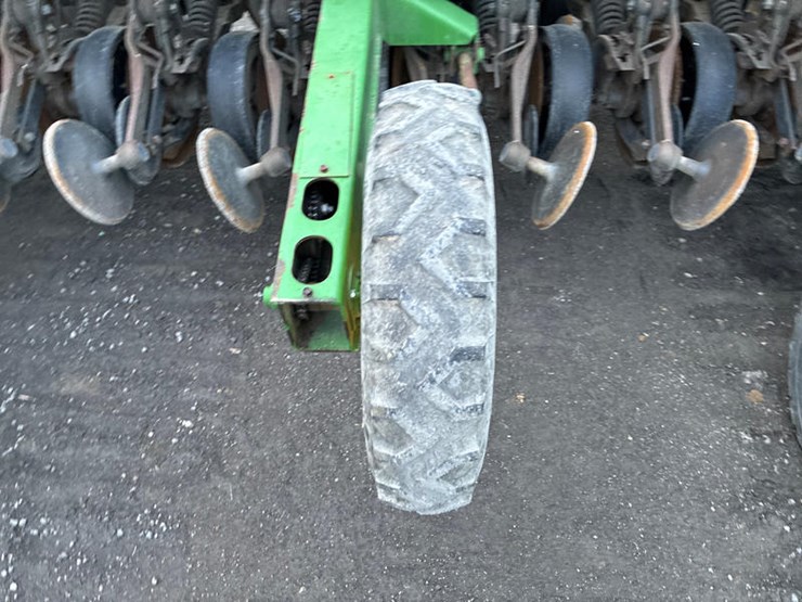 john-deere-1590-image-24
