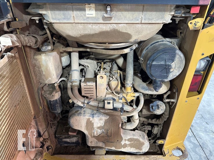 2018-caterpillar-259d-image-27