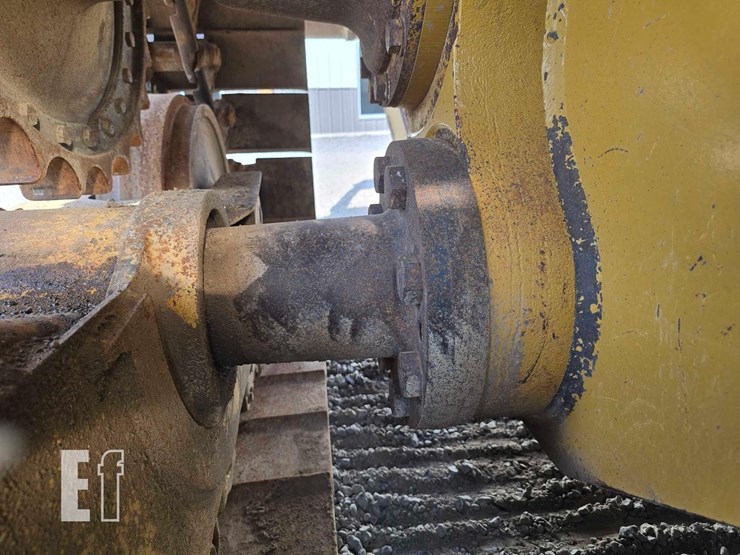 2012-caterpillar-d6t-xw-image-37