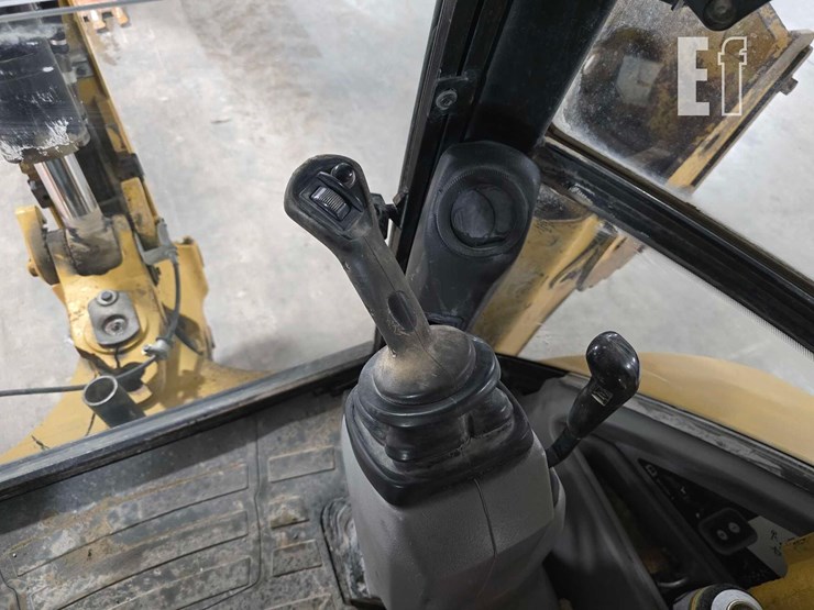 2013-caterpillar-430f-it-image-21