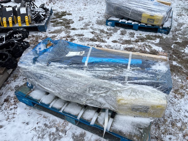 #3021-•-2025-unused-giyi-silent-type-hydraulic-breaker-image-1