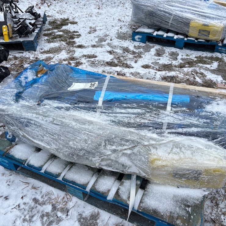 #3021 • 2025 Unused GIYI Silent Type Hydraulic Breaker