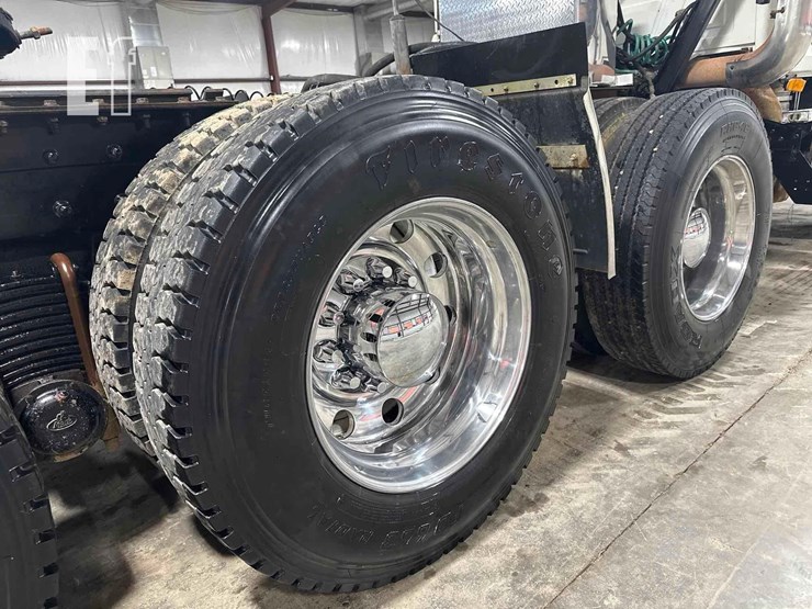 2009-mack-granite-gu713-image-28