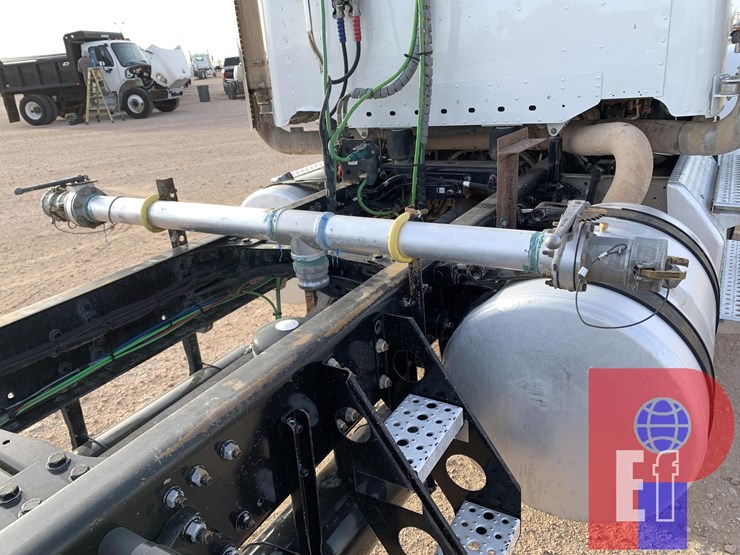 2020-freightliner-coronado-122-sd-image-5