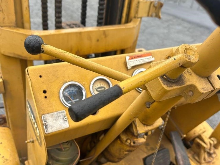 white-4000lb-propane-forklift-1193-image-15