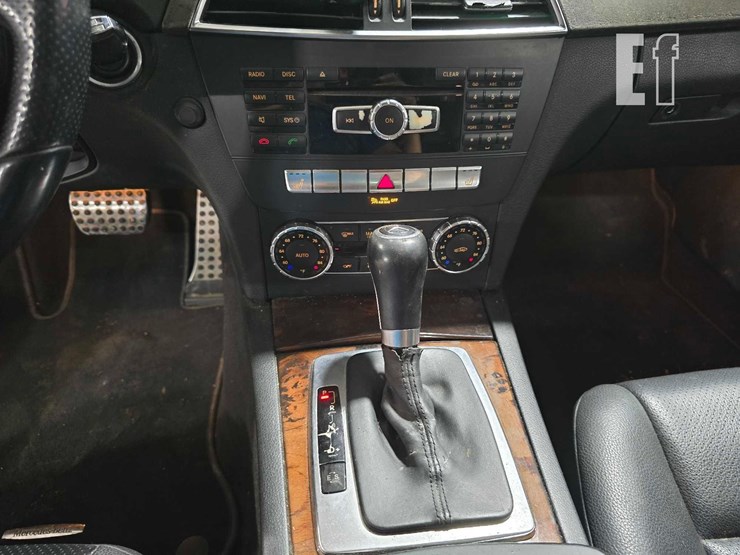 2014-mercedes-benz-c250-image-14