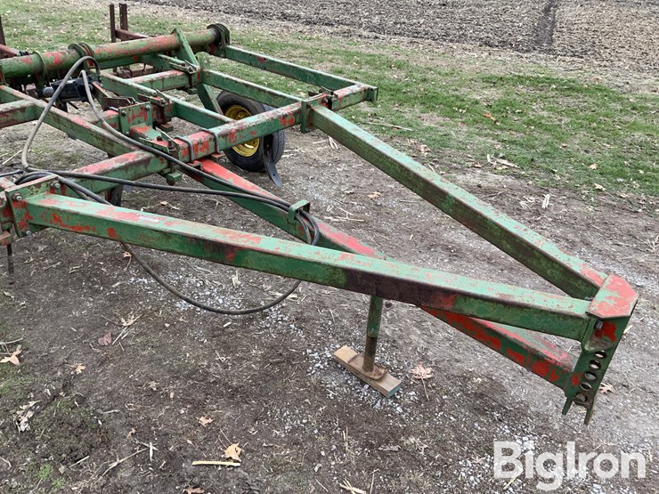 10'-10-shank-chisel-plow-image-11
