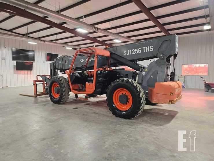 2019-skyjack-sj8831rt-image-4