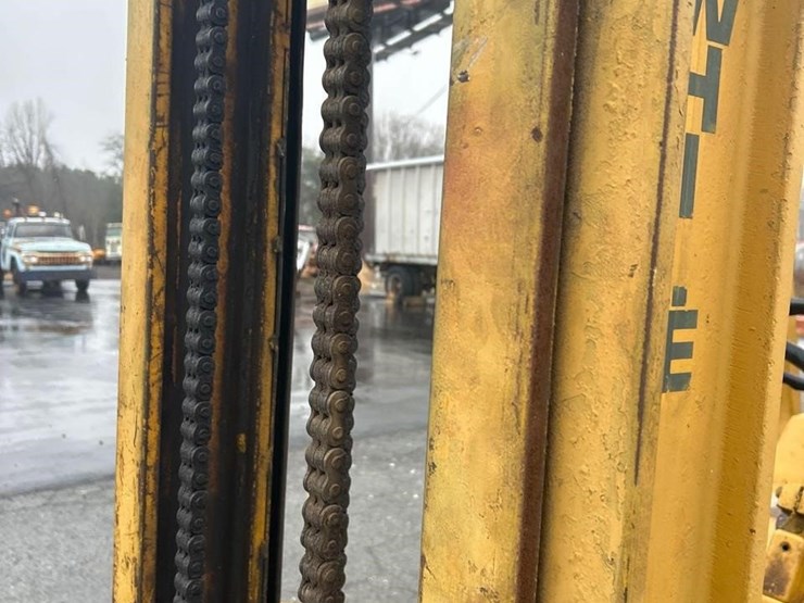 white-4000lb-propane-forklift-1193-image-8