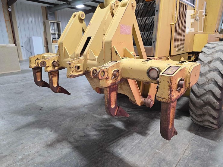 1995-caterpillar-140h-image-12