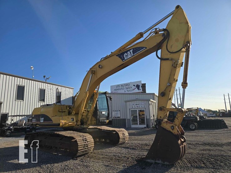 2005-caterpillar-322c-image-2