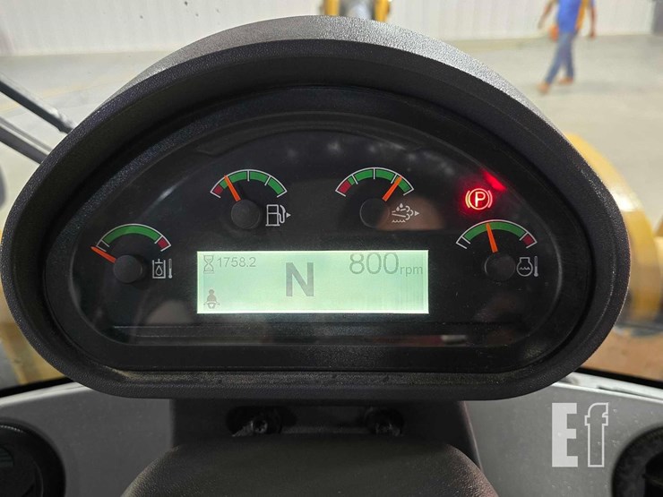 2015-caterpillar-930m-image-15