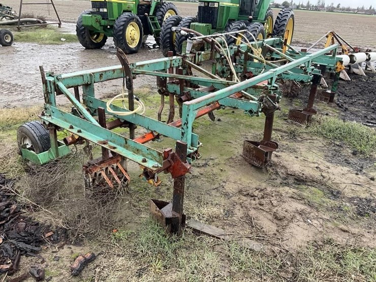 custom-3-pt-3-row-60"-cultivator-image-6