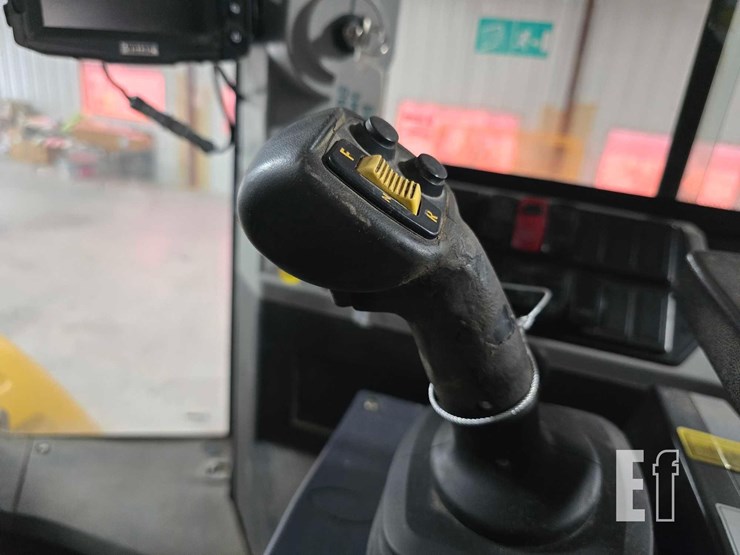 2022-xcmg-xc948u-image-15