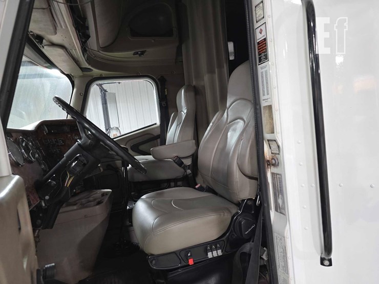 2005-international-9400-image-12