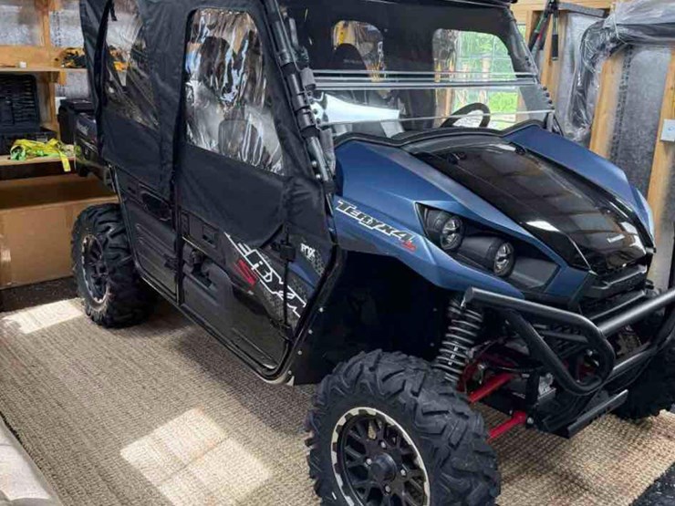 2024-kawasaki-teryx4s-v-twin-800-image-1