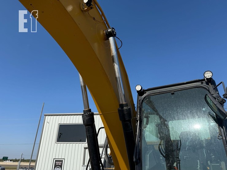 2023-caterpillar-320gc-image-10