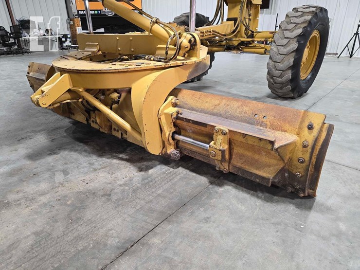2004-caterpillar-140h-image-13