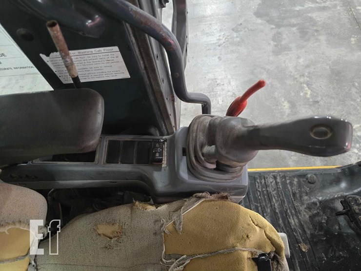 2016-deere-75g-image-24