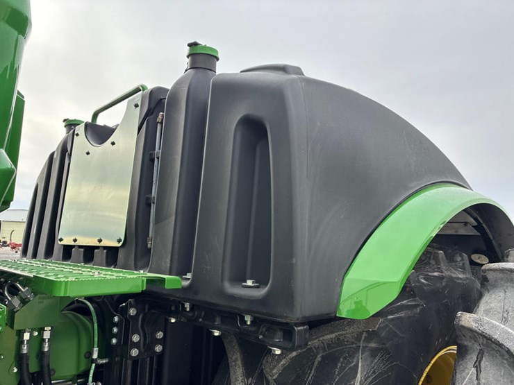 2024-john-deere-9r-590-image-30