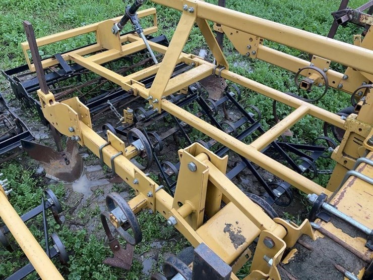 (offsite)-alloway-3-pt-3-row-60"-cultivator-image-10