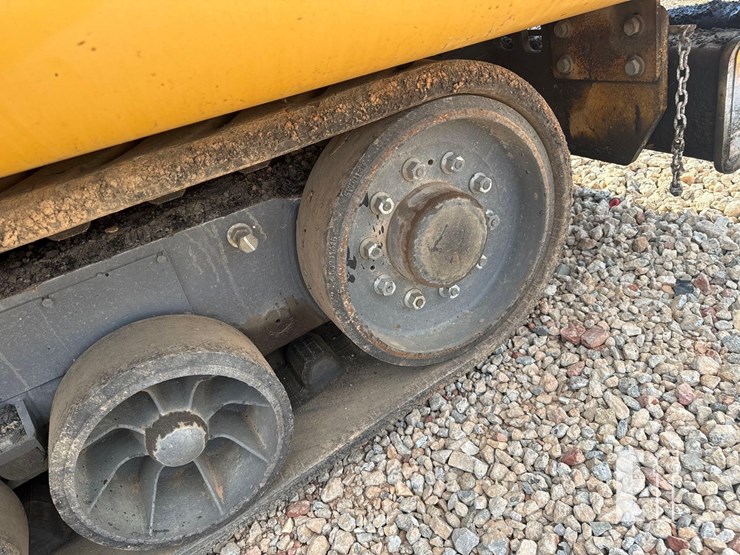 2018-volvo-p7110b-image-18