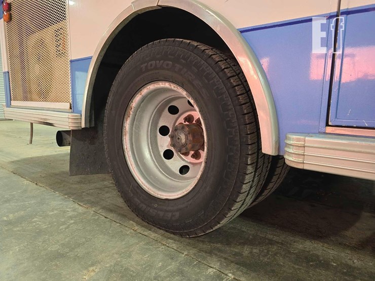 1996-ford-e350-image-28