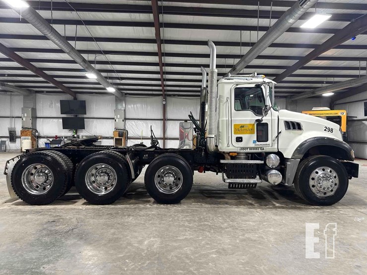 2009-mack-granite-gu713-image-10